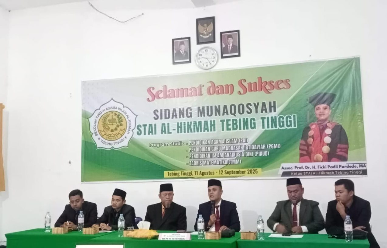 Ketua STAI Al Hikmah Tebing Tinggi, Assoc.Prof. Dr. H. Ficki Padli Pardede, M.A menyampaikan arahannya.