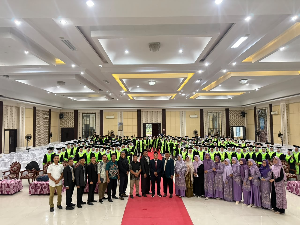 STAI Al - Hikmah Tebing Tinggi Gelar Yudisium sebagai Momentum Capaian Akademik Mahasiswa STAI Al - Hikmah Tebing Tinggi Gelar Yudisium sebagai Momentum Capaian Akademik Mahasiswa